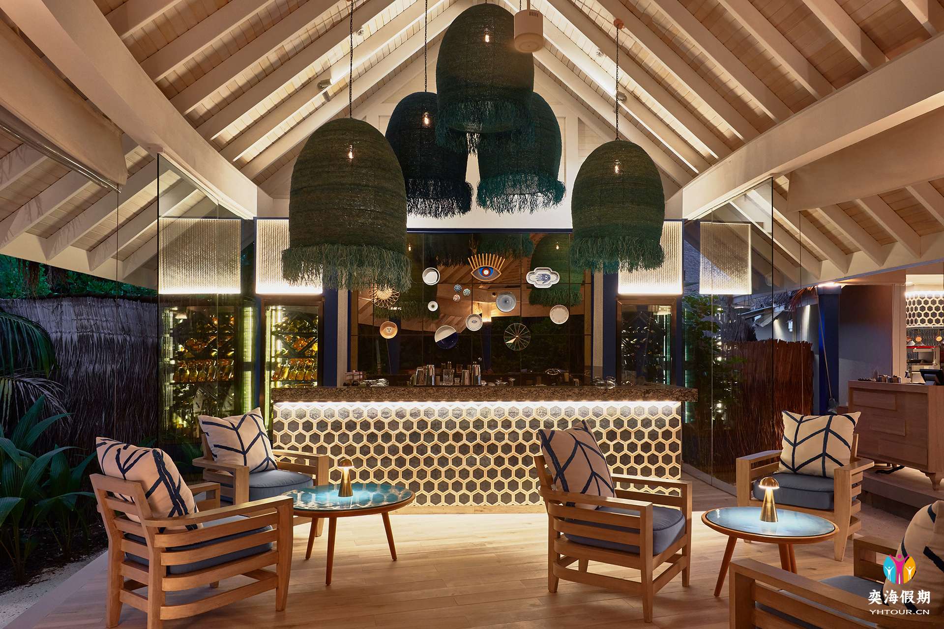 2103_Finolhu Maldives_Arabian_Grill - Bar.jpg