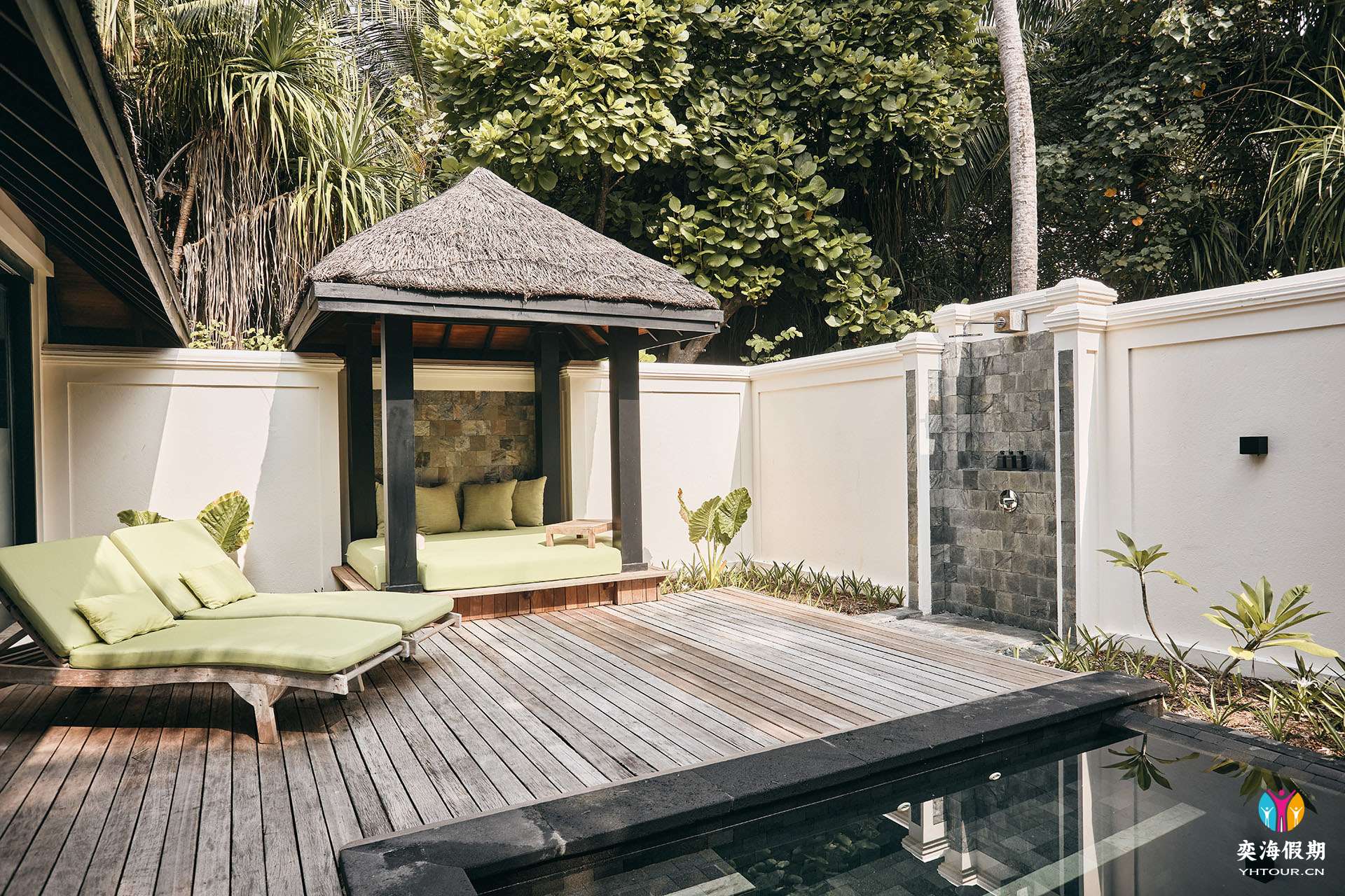 H.Deluxe Beach Villas with Family Private Pool.jpg