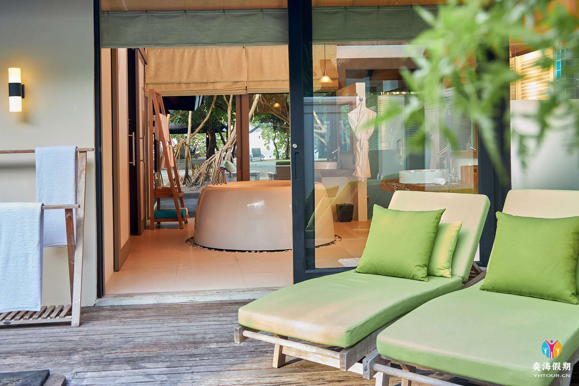 E.Deluxe Beach Villas with Family Private Pool.jpg