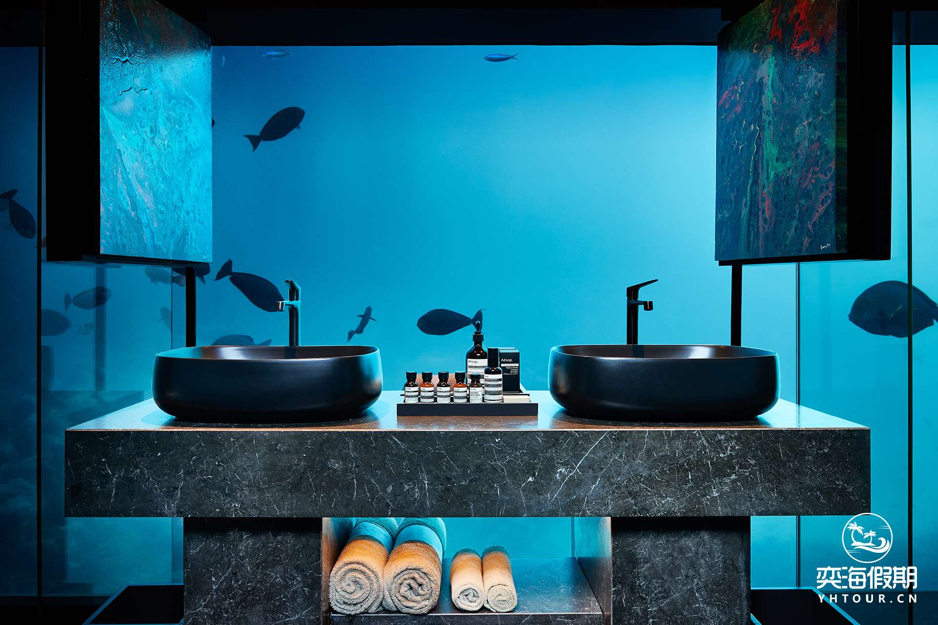 The Muraka - Undersea Bathroom credit Justin Nicholas.jpg