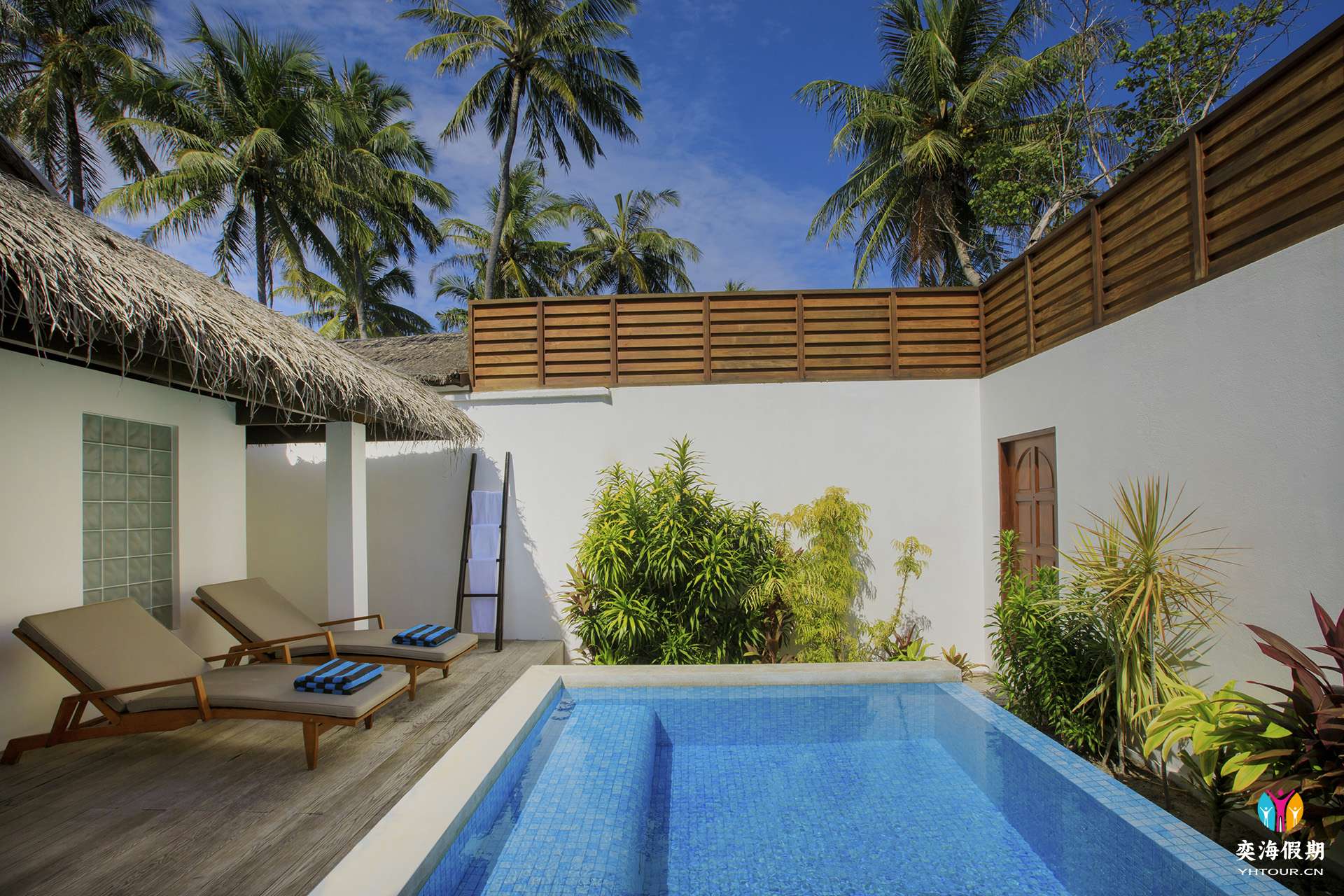 Deluxe Villa with Pool2.jpg