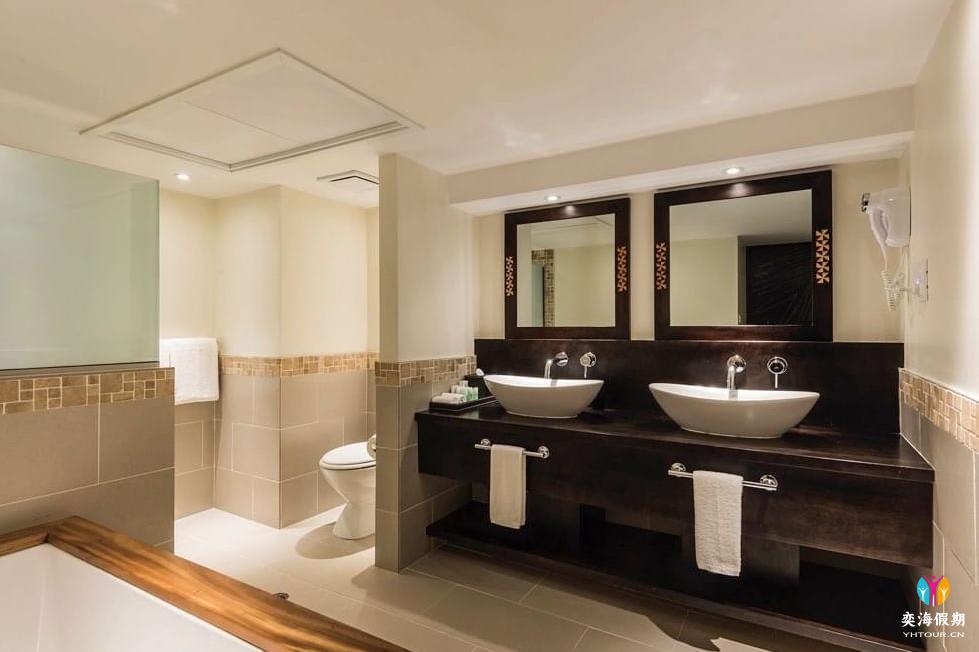 Warwick Suite (4).jpg