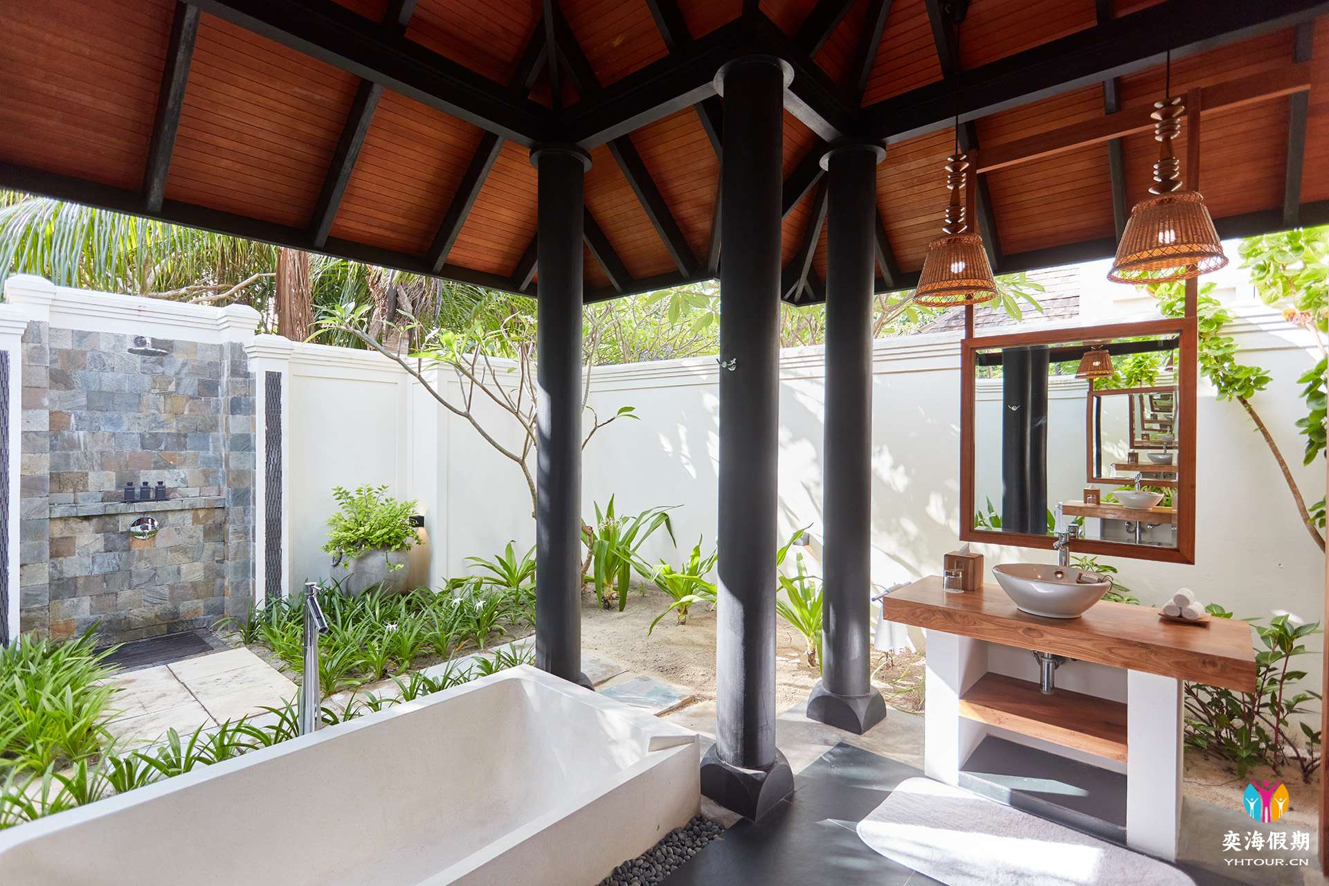 Q.3 Bedroom Island Residence.jpg