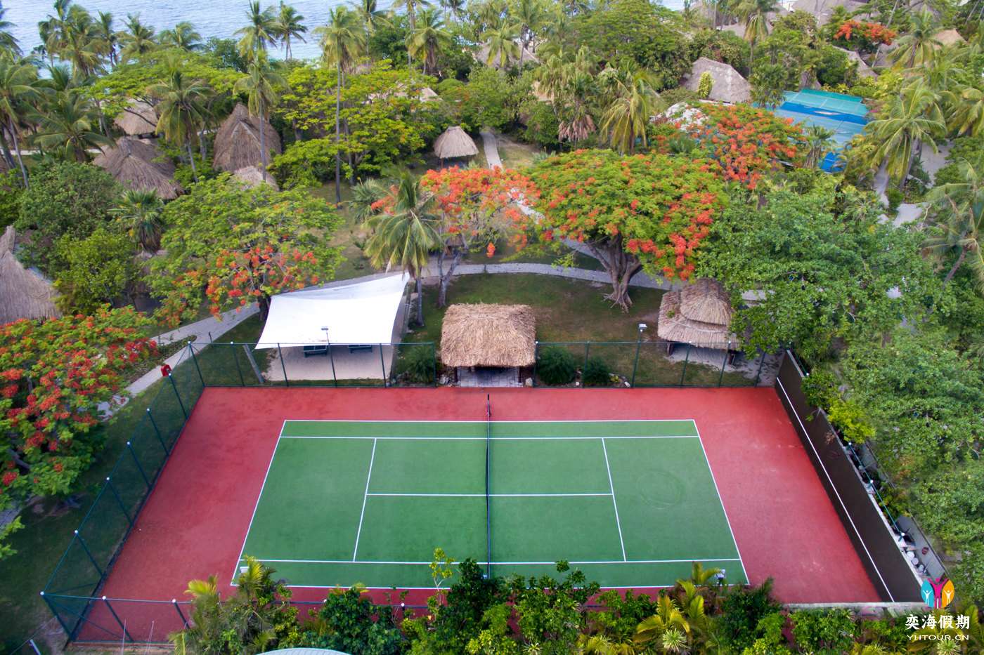 castaway-island-fiji-tennis-court1.jpg