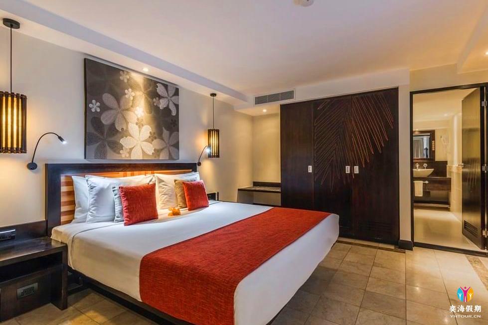 Warwick Suite (2).jpg