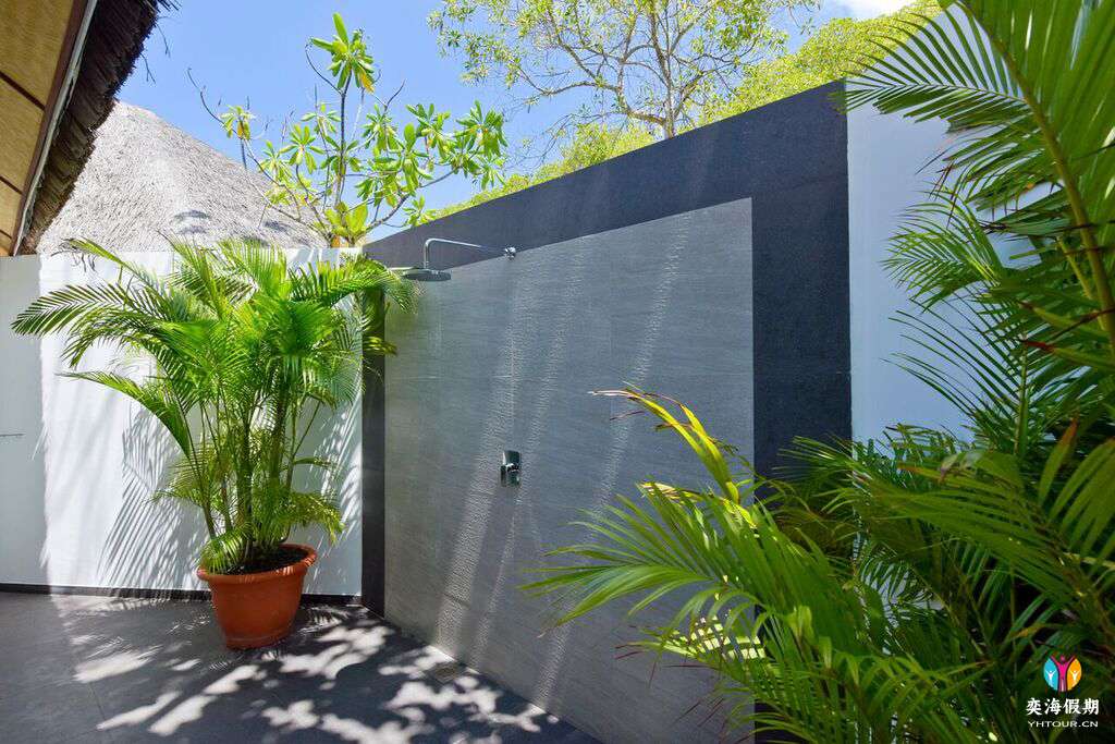 DL-HRES- Dreamland_Beach_Bungalow_02_preview.jpeg