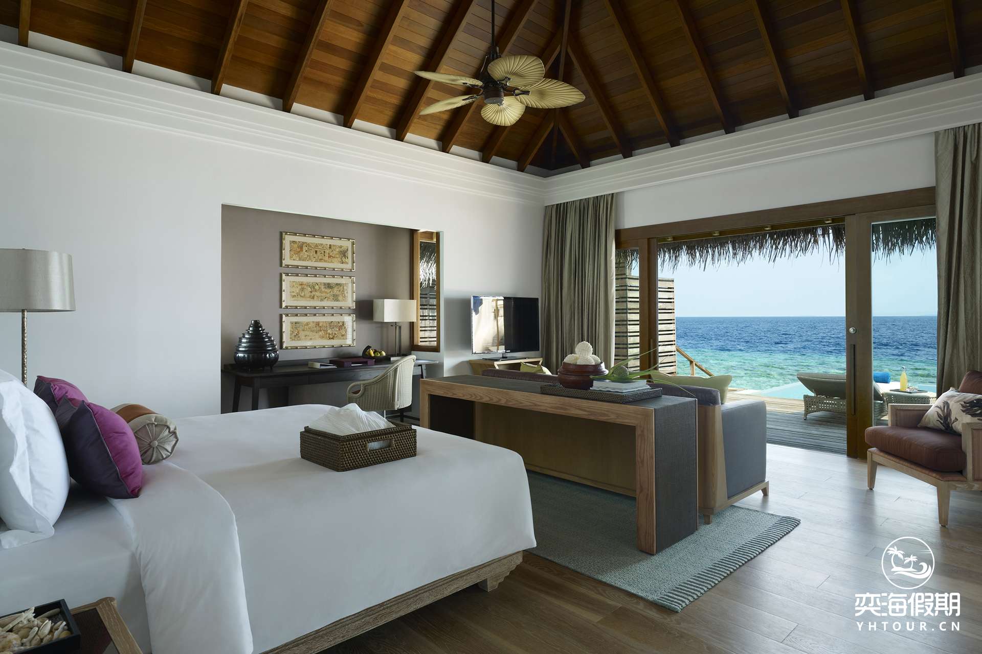 Ocean Villa with Pool_ Bedroom 1.jpg