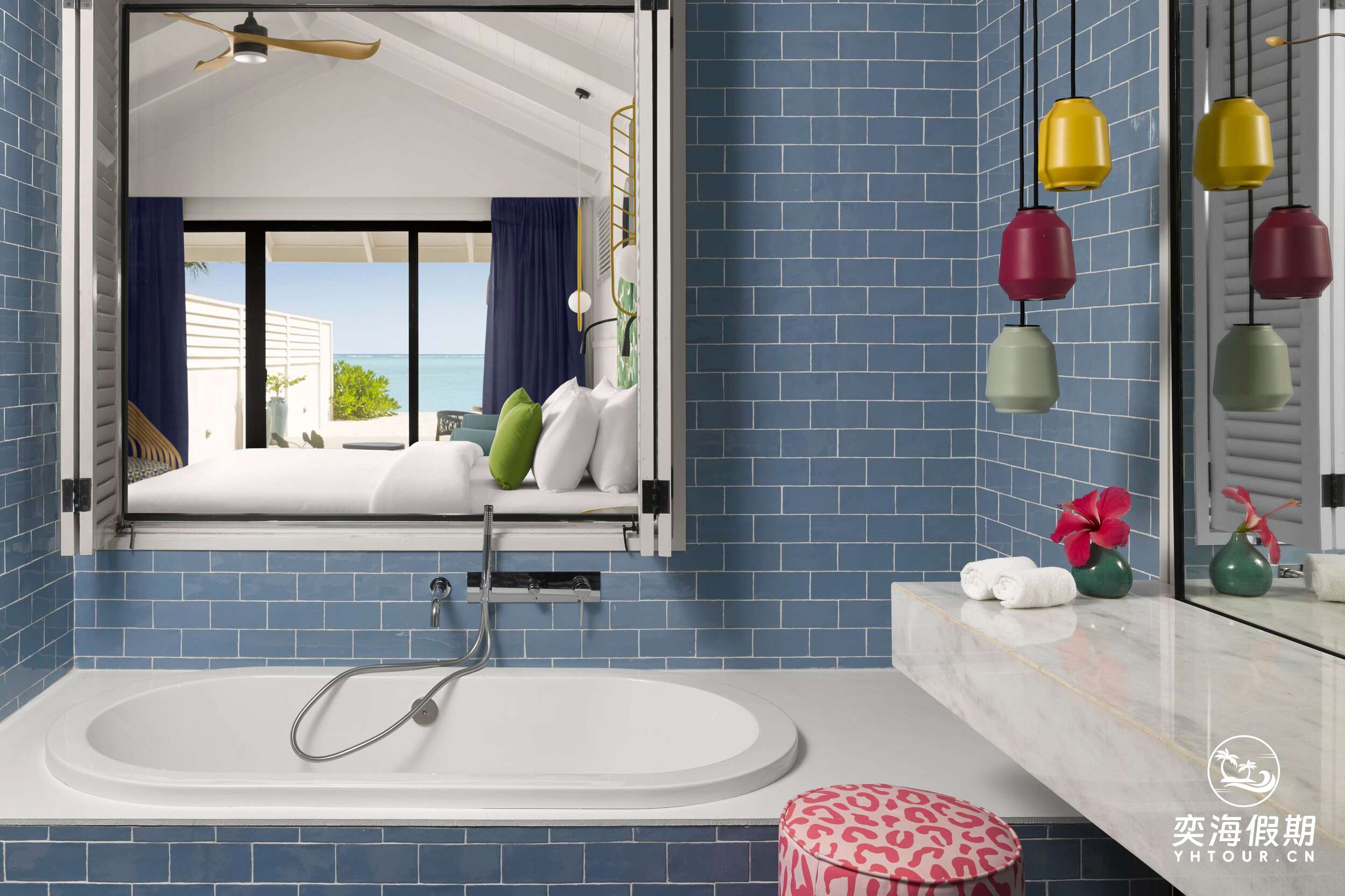 Villa Park - Beach Villa with Whirlpool - Bath - Large.jpg