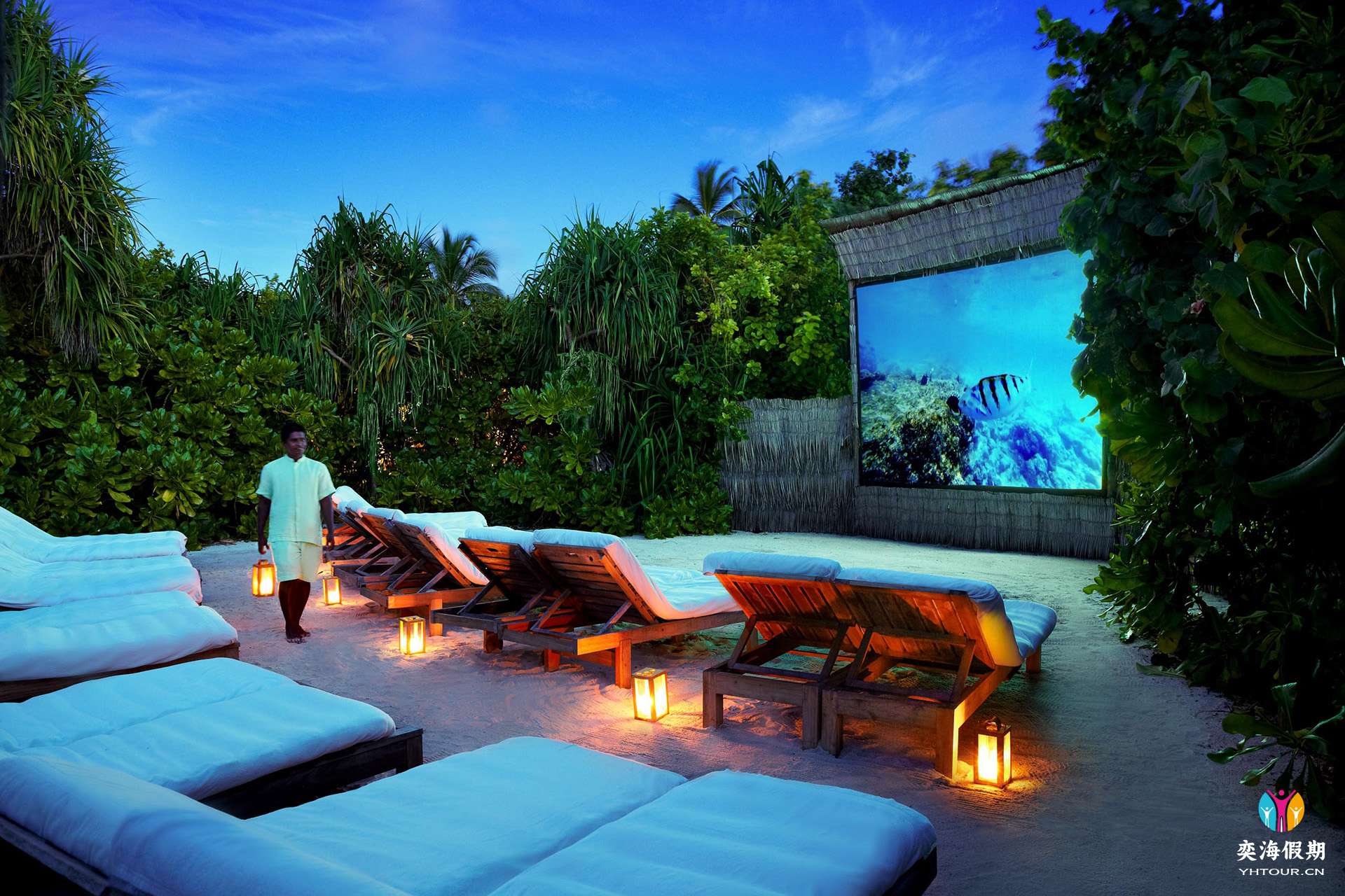 laamu-maldives-jungle-cinema.jpg