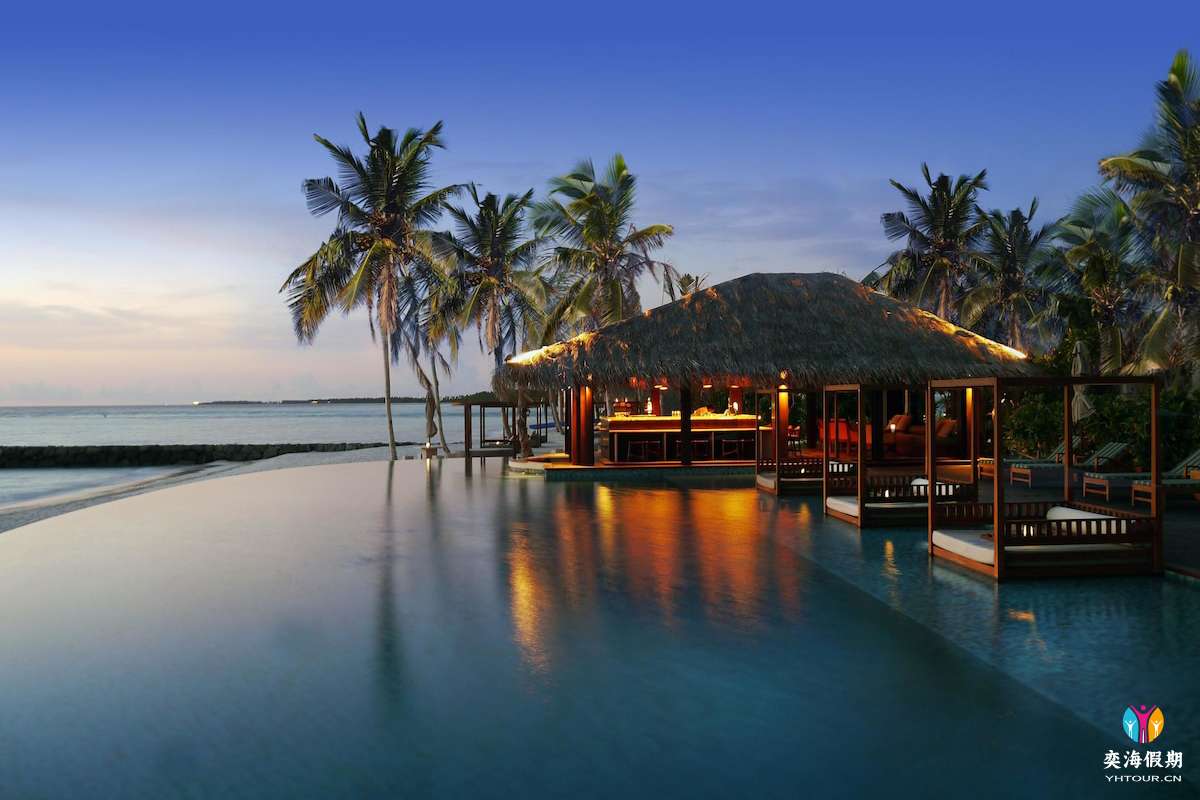 The Beach Bar.jpg
