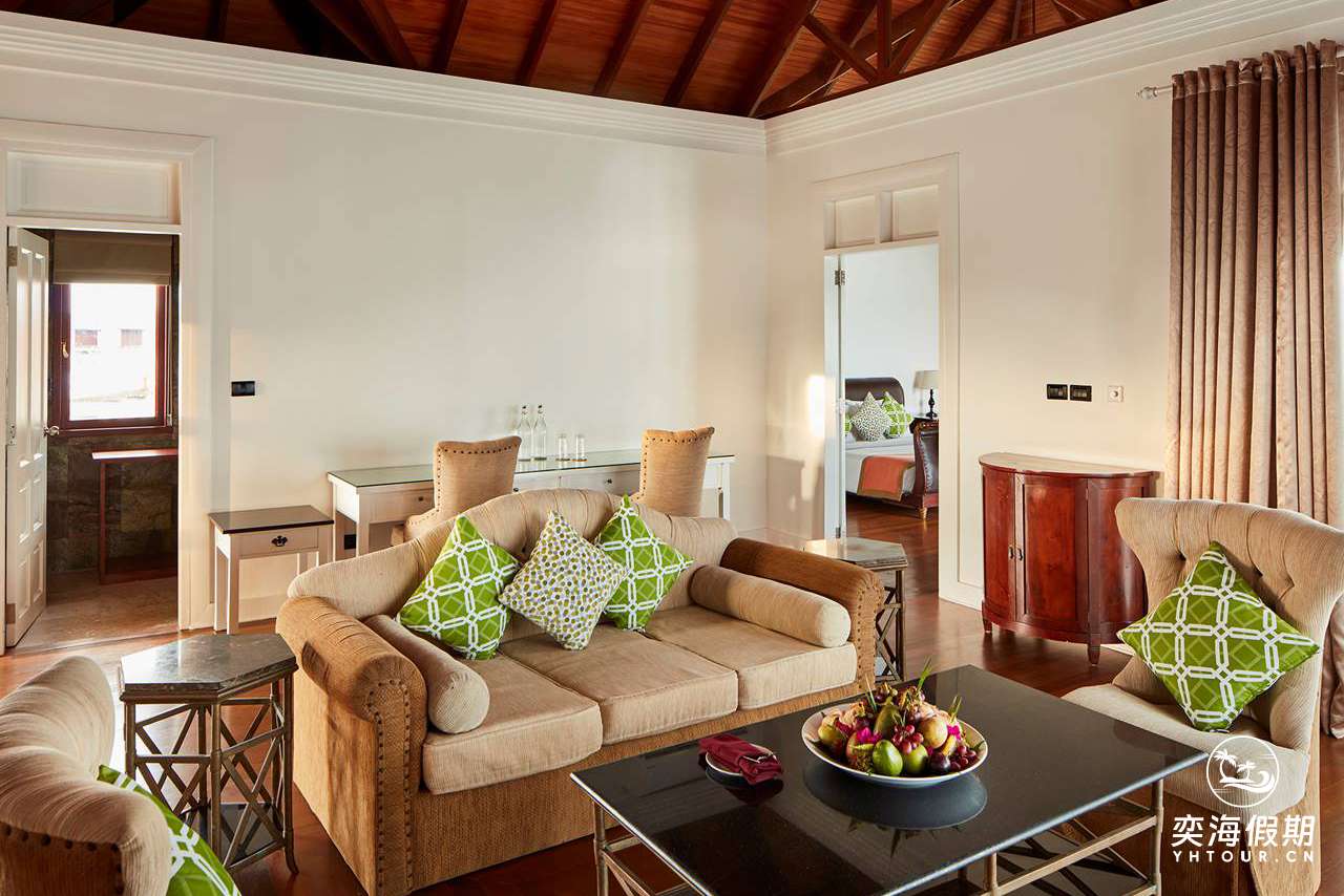Presidential Water Suite 2 Bedroomom.jpg