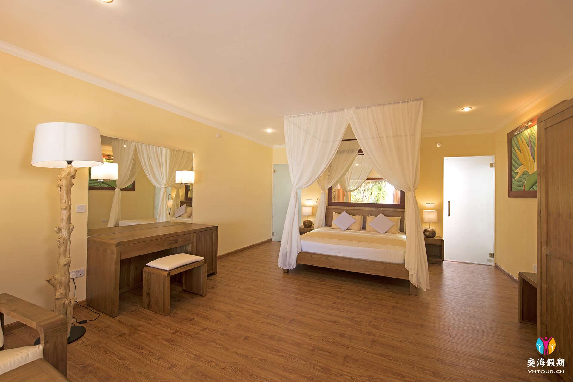DreamLand-Beach Bungalow.jpg
