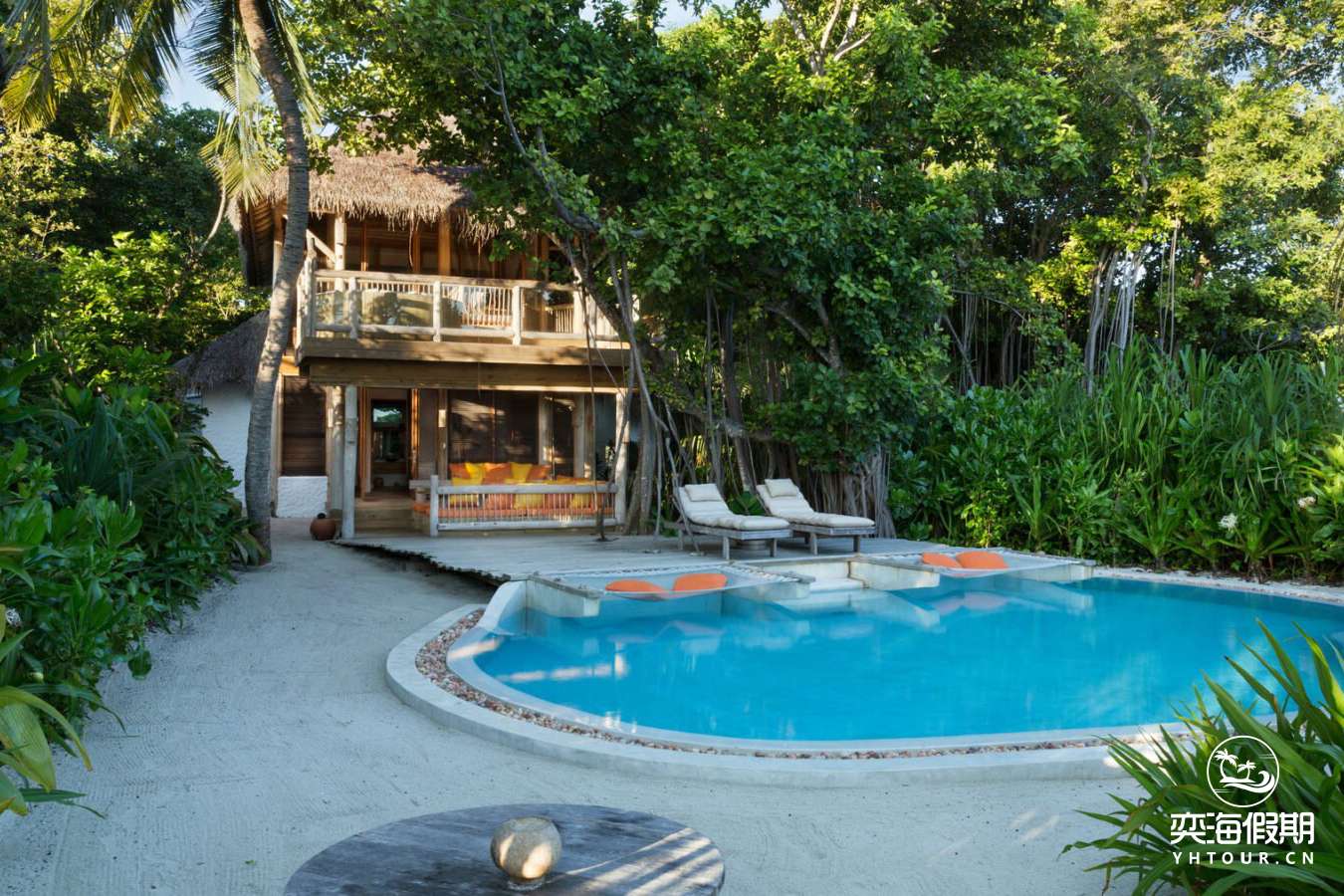 Crusoe Suite with Pool2.jpg