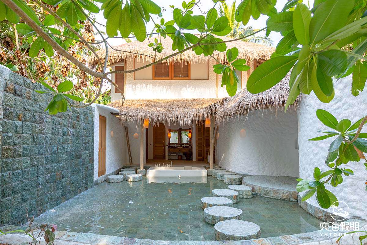Crusoe Suite with Pool4.jpg