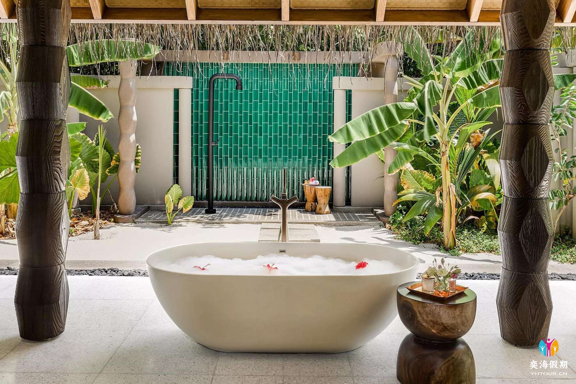 Beach Villa with Pool - Bathtub Outdoor Shower - 1980 x 1955.jpg