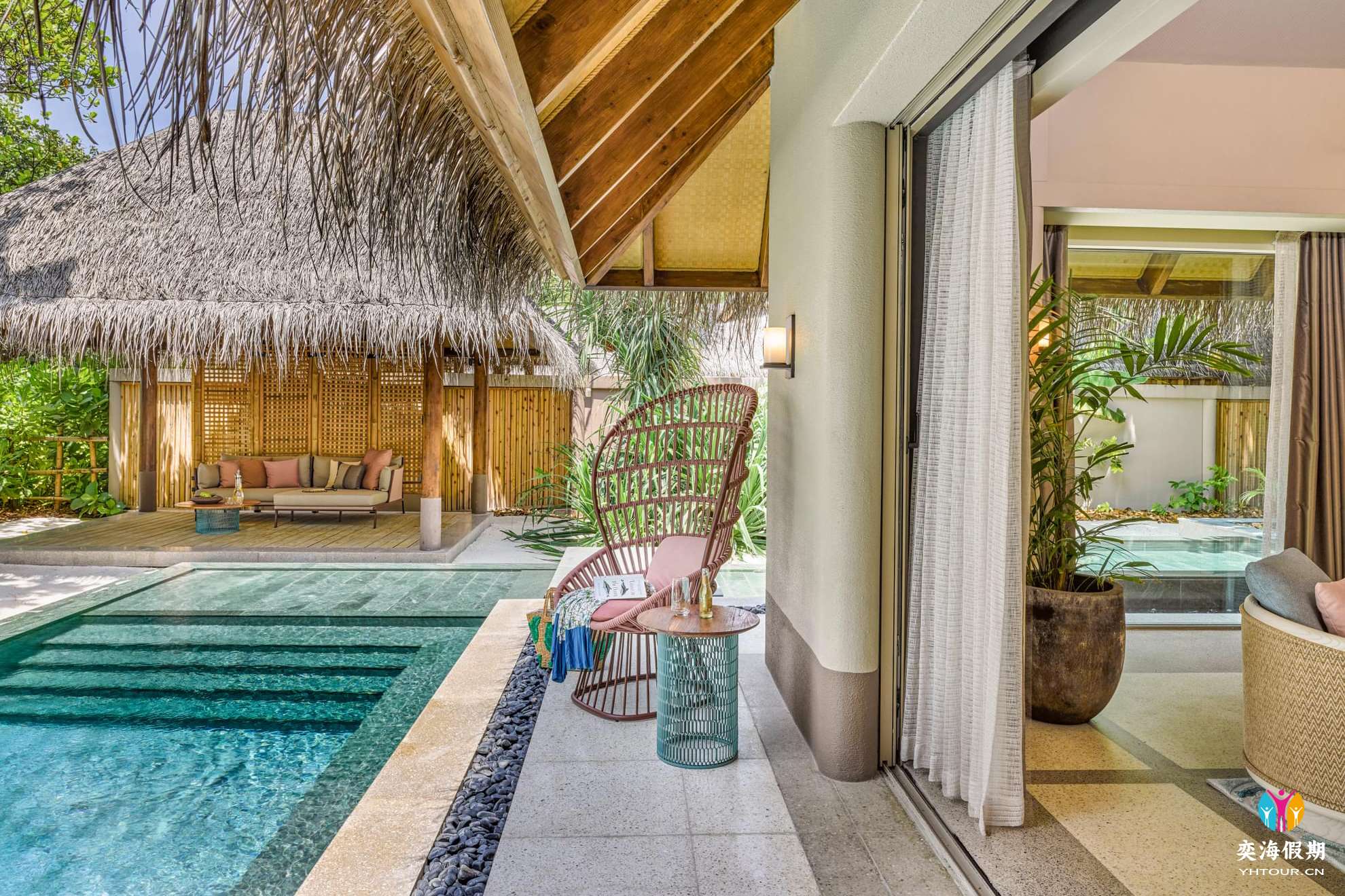 Beach Villa with Pool- Interior View - 1980 x 1484.jpg