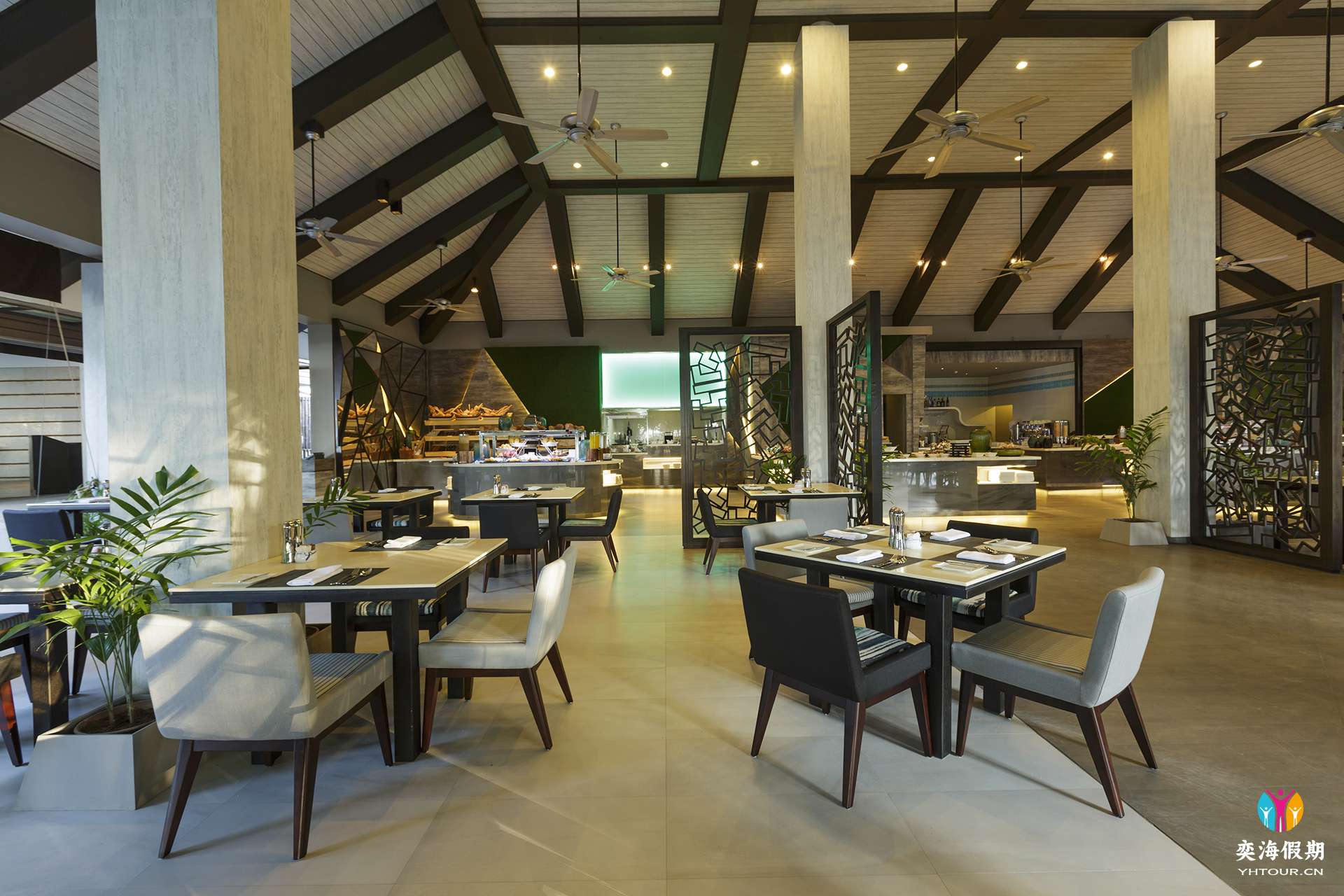 Vela Restaurant2.jpg