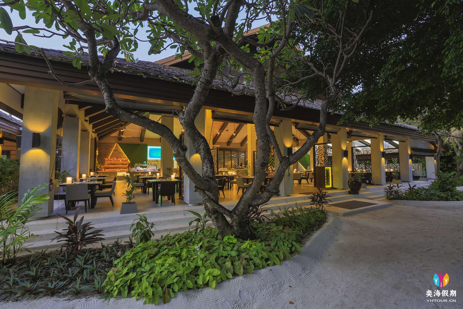 Vela Restaurant.jpg