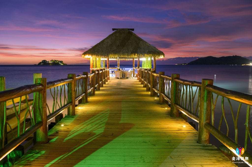 Private Pier Dinner1.jpg