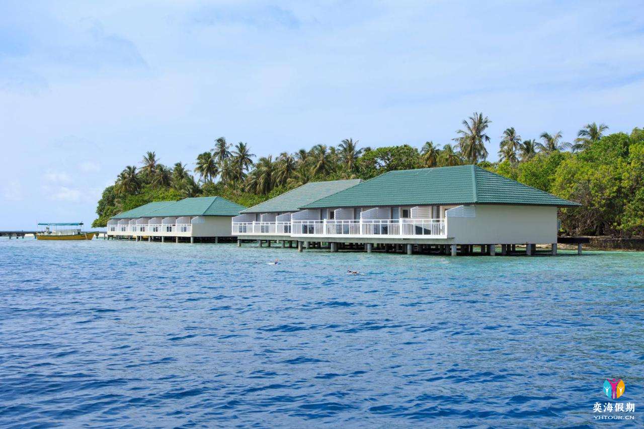 Water Bungalow6.jpg