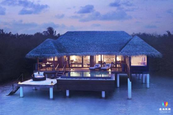 One Bedroom Ocean Suite with Pool (4).jpg
