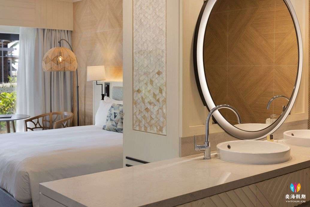 Luxury Waitui Plus Room (1).jpg