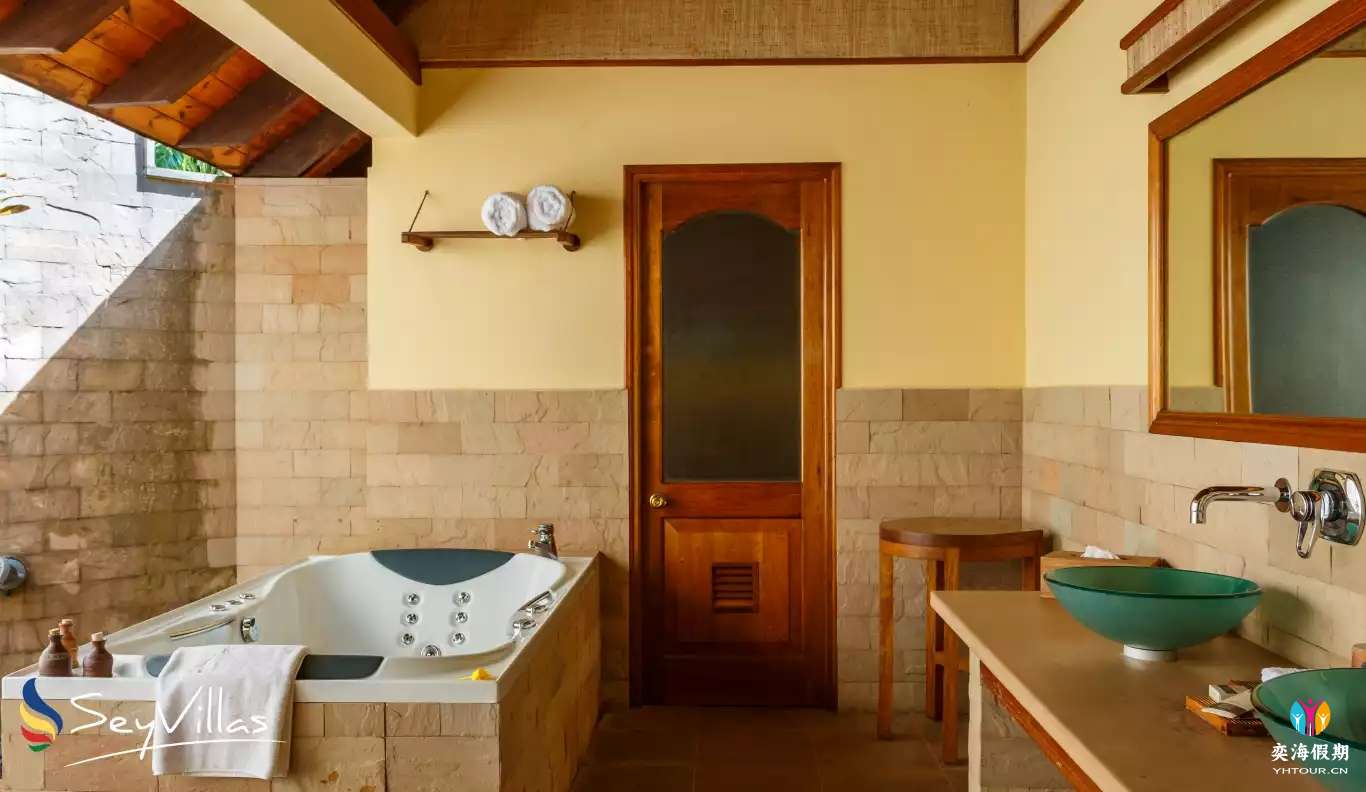 cerf-island-resort-d-hideaway-villa-10.webp.jpg