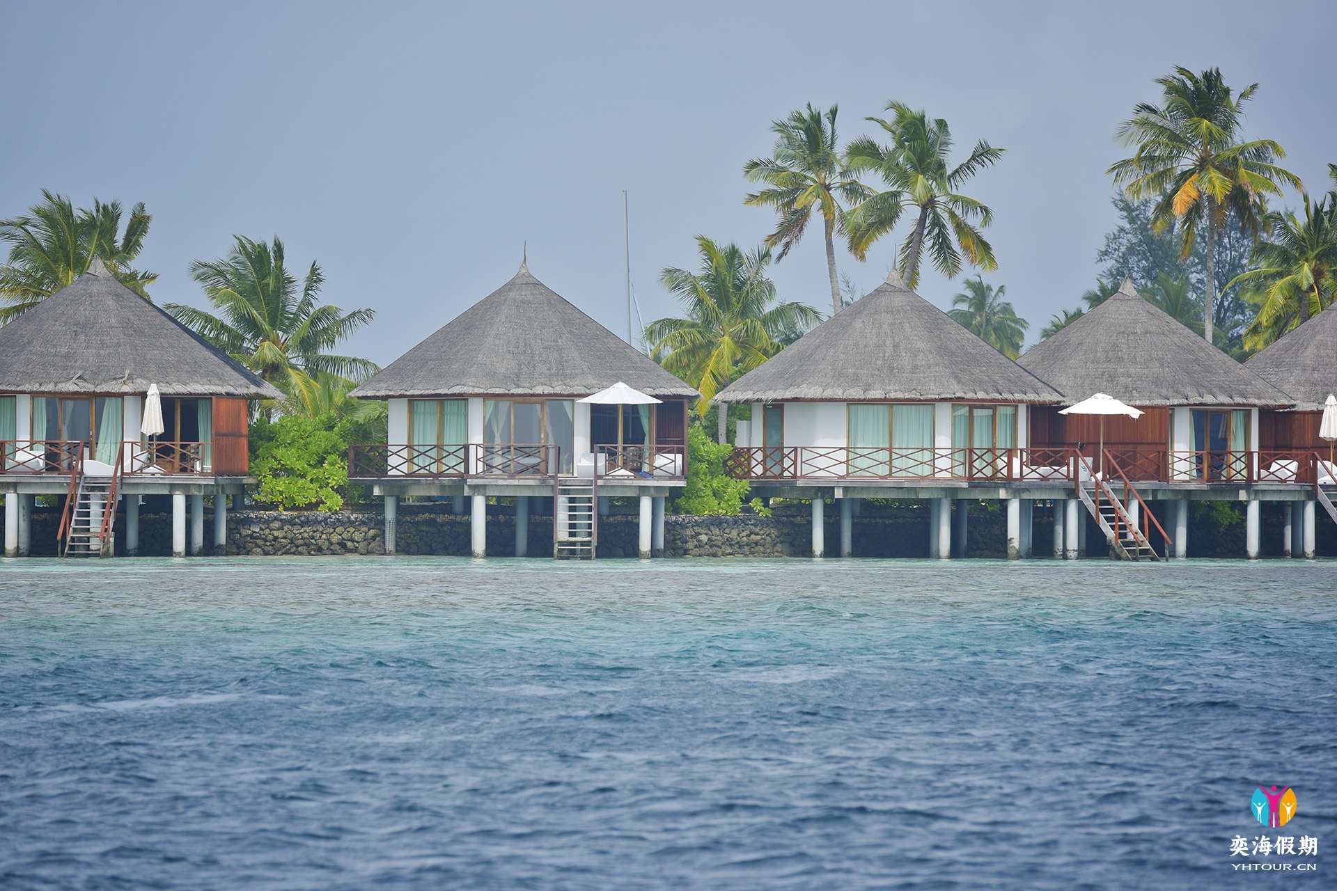 SFI-HRES-Safari_Island_Semi_Water_Bungalow2.jpg