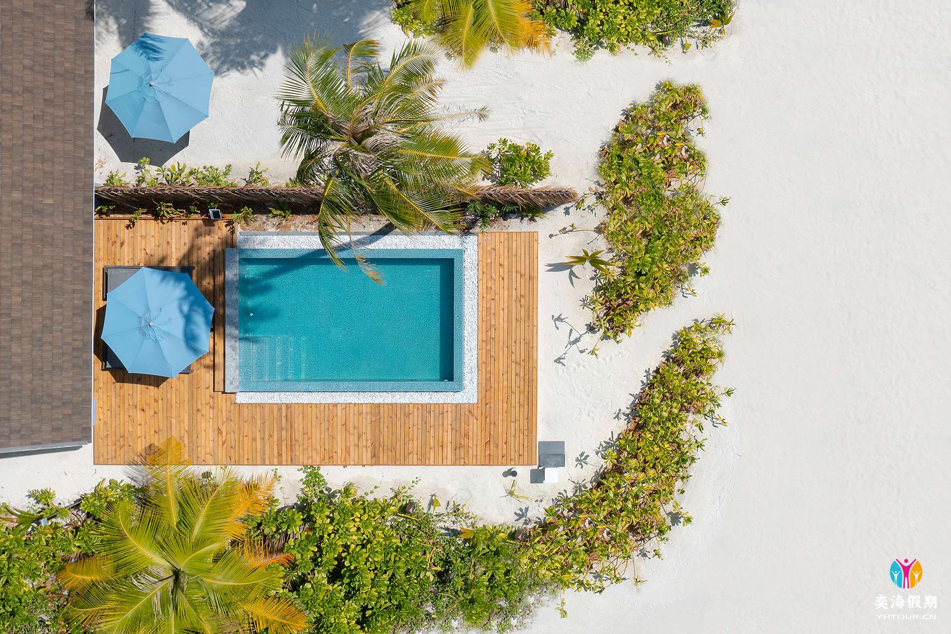 SAii Lagoon Maldives_BeachPoolVilla (1).jpg