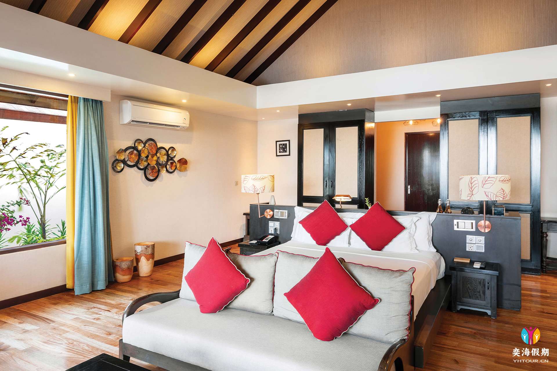 Kanifushi Grand Pool Villa.jpg