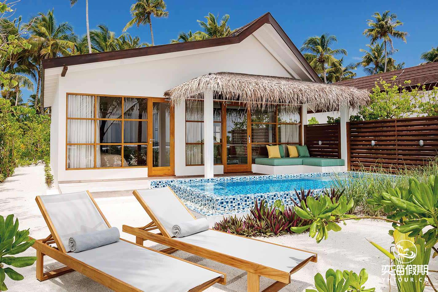 2 bedroom beach pool suite (2).jpg