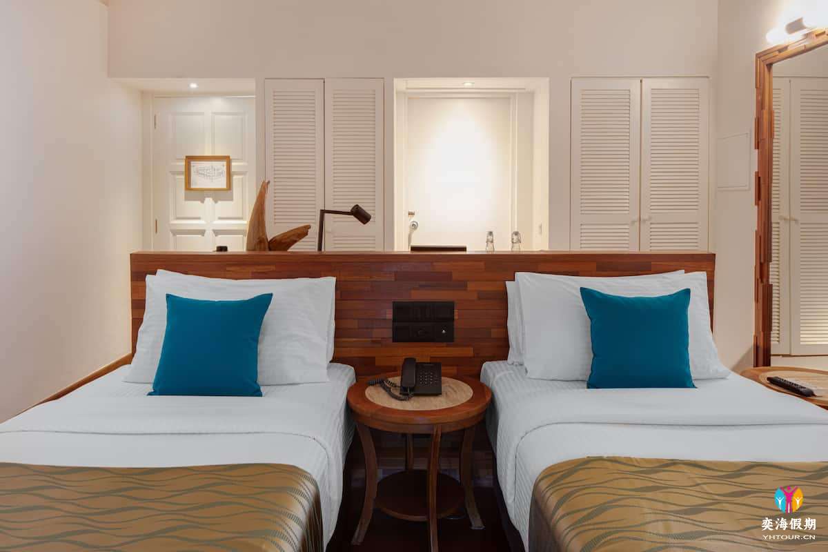 Deluxe Family Beach Villa (1).jpg