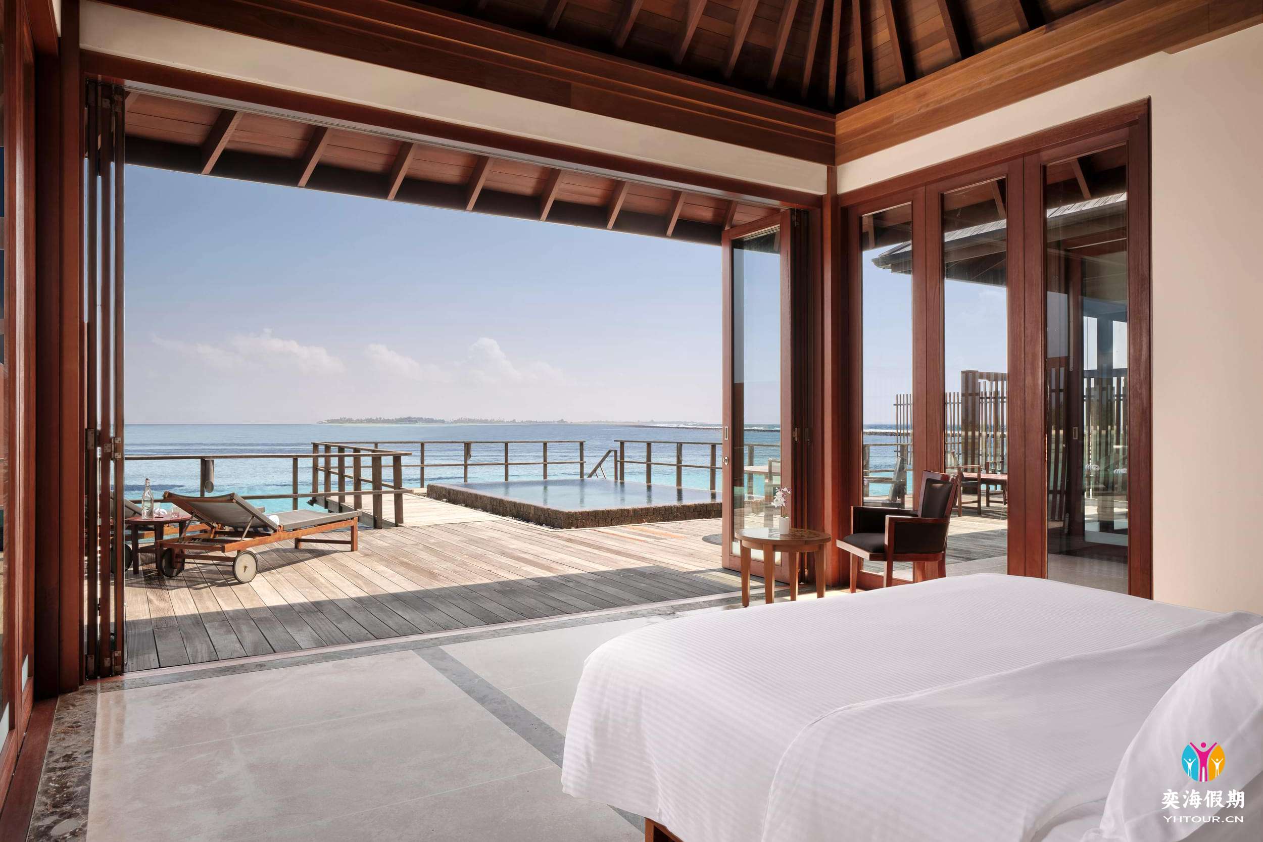 Villa Nautica - One Bedroom Ocean Suite with Pool - View - Large.jpg