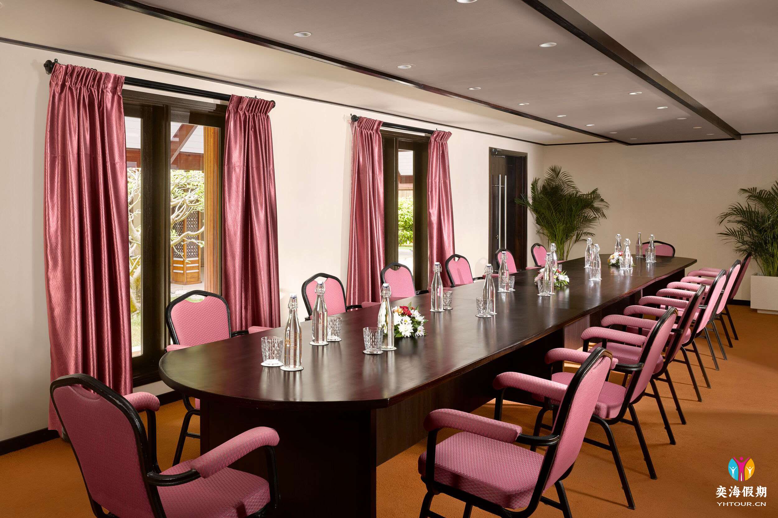 Villa Nautica - Reyva - Boardroom - Large.jpg