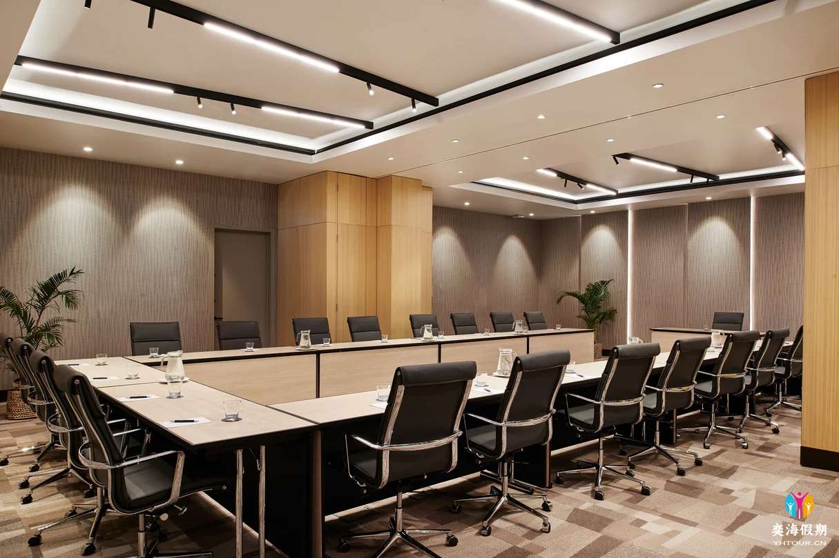 meeting.webp (2).jpg