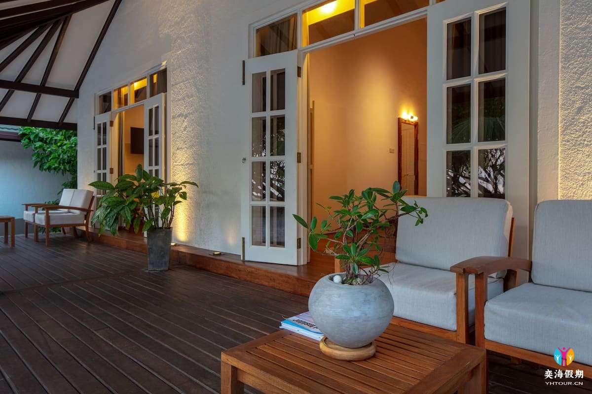 Deluxe Family Beach Villa (2).jpg