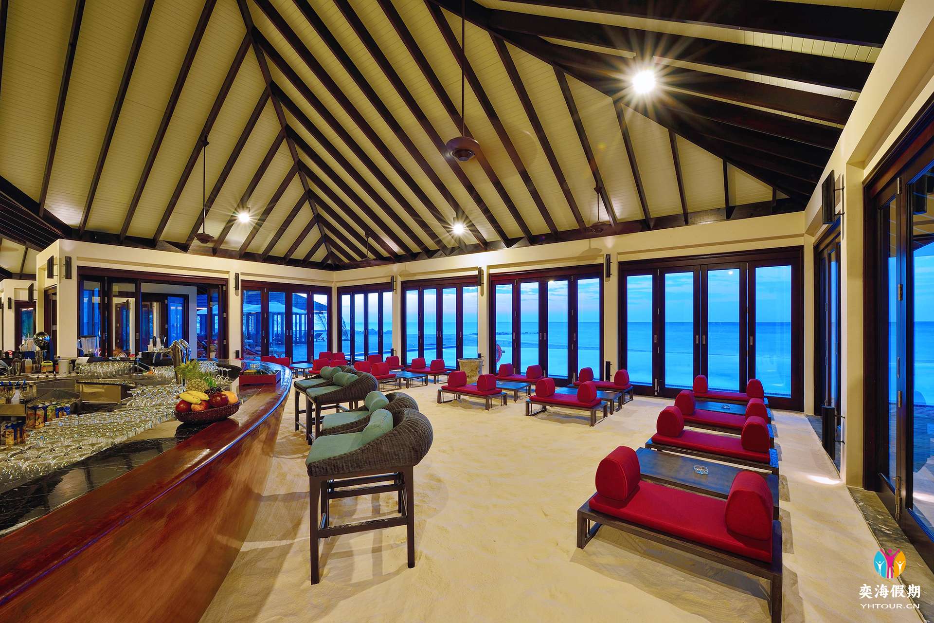 THE SUNSET - INTERIOR VIEW.jpg