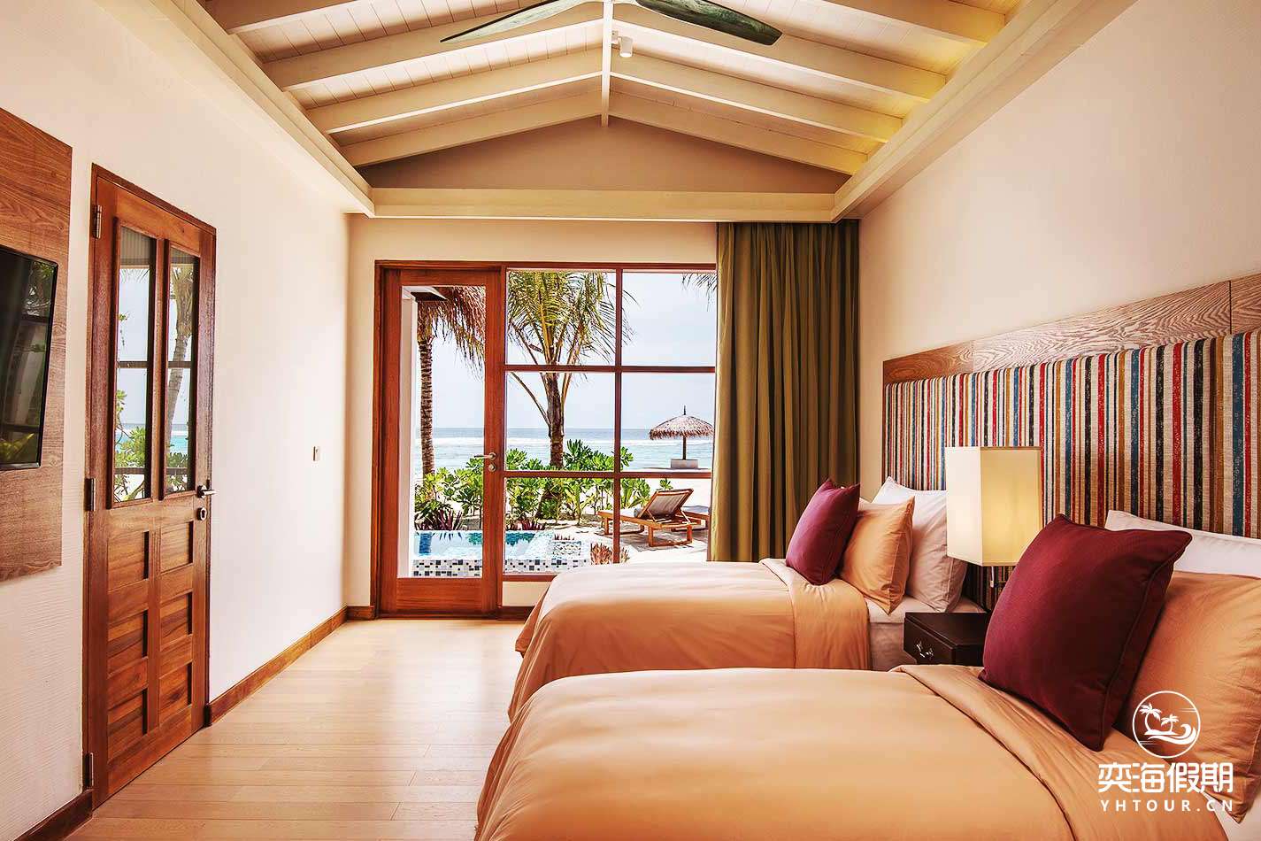 2 bedroom beach pool suite (1).jpg