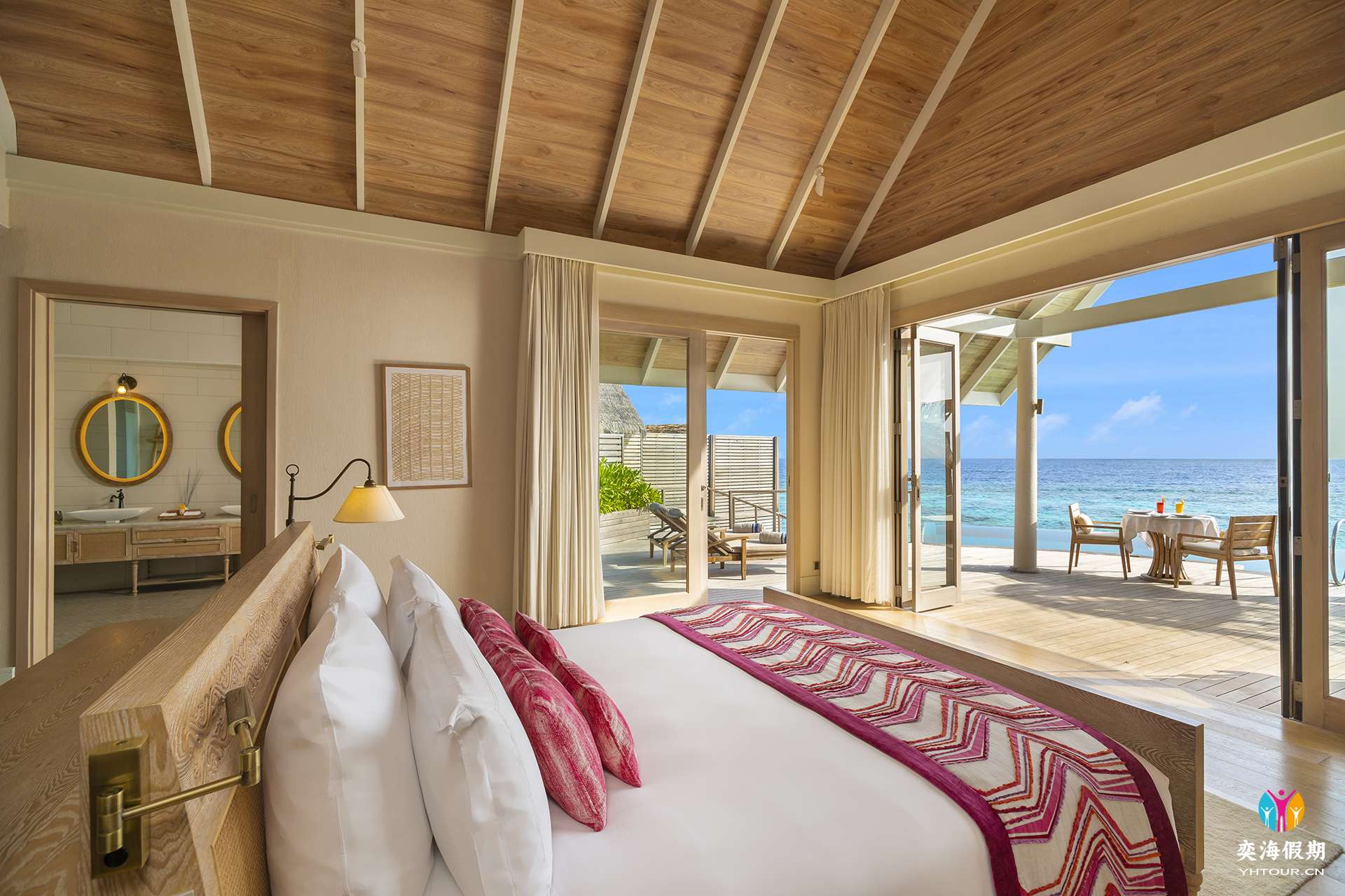 Milaidhoo Maldives_Water Pool Villa_Interior (6).jpg