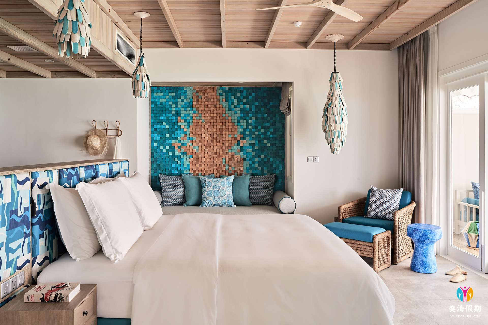 2103_Finolhu Maldives_Lagoon Villa - Bedroom.jpg
