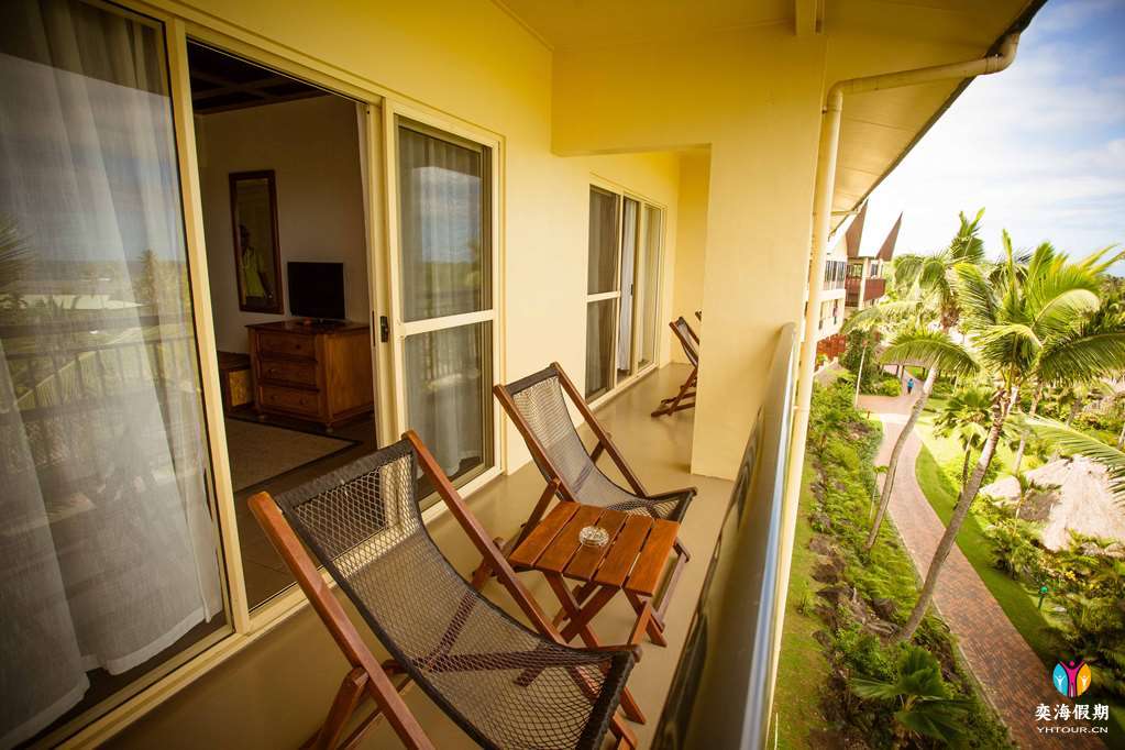 Resort View Room5.jpg