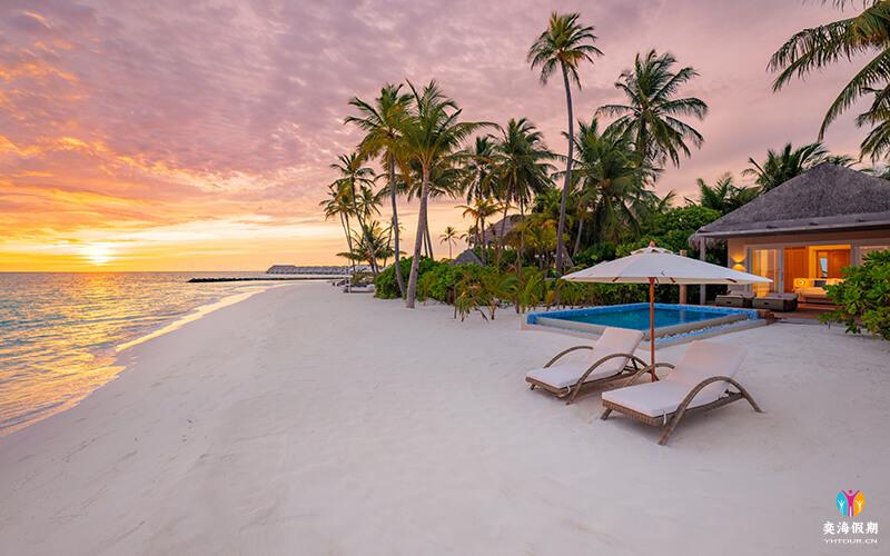 Sunset Beach Villa with Pool1.jpg