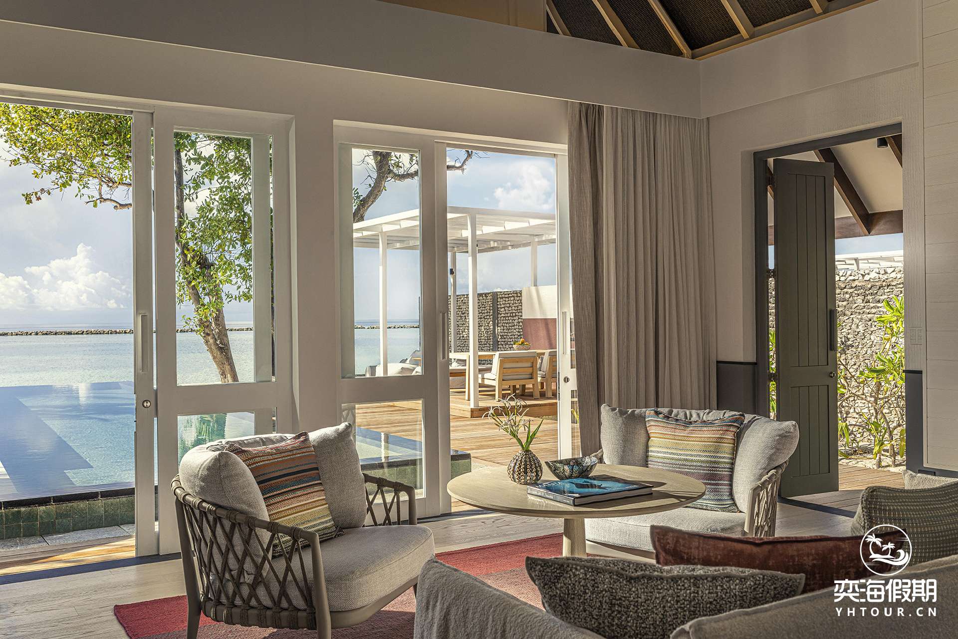 FS Landaa Giraavaru Premier Ocean Front Bungalow with Pool 5.jpg