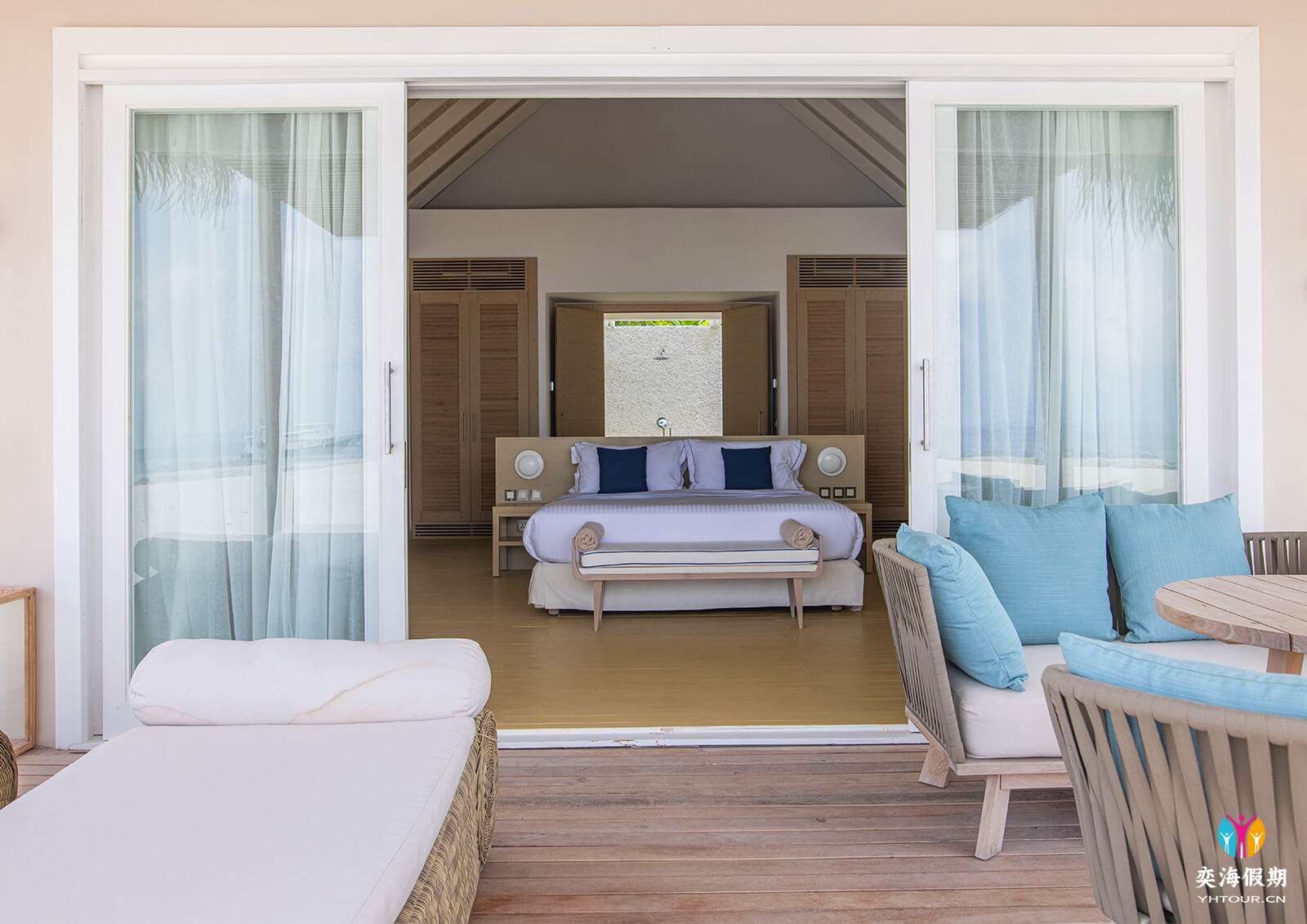 Sunset Beach Villa with Pool4.jpg