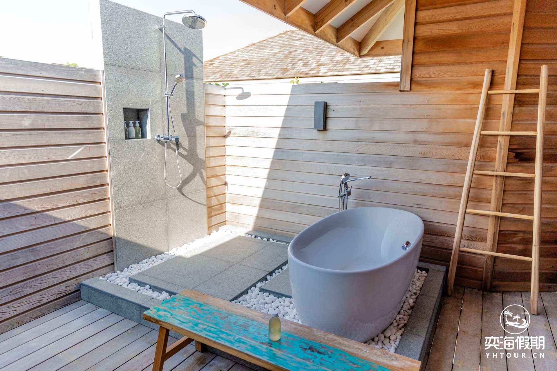 LagoonPoolVillaBathroom-scaled.jpg