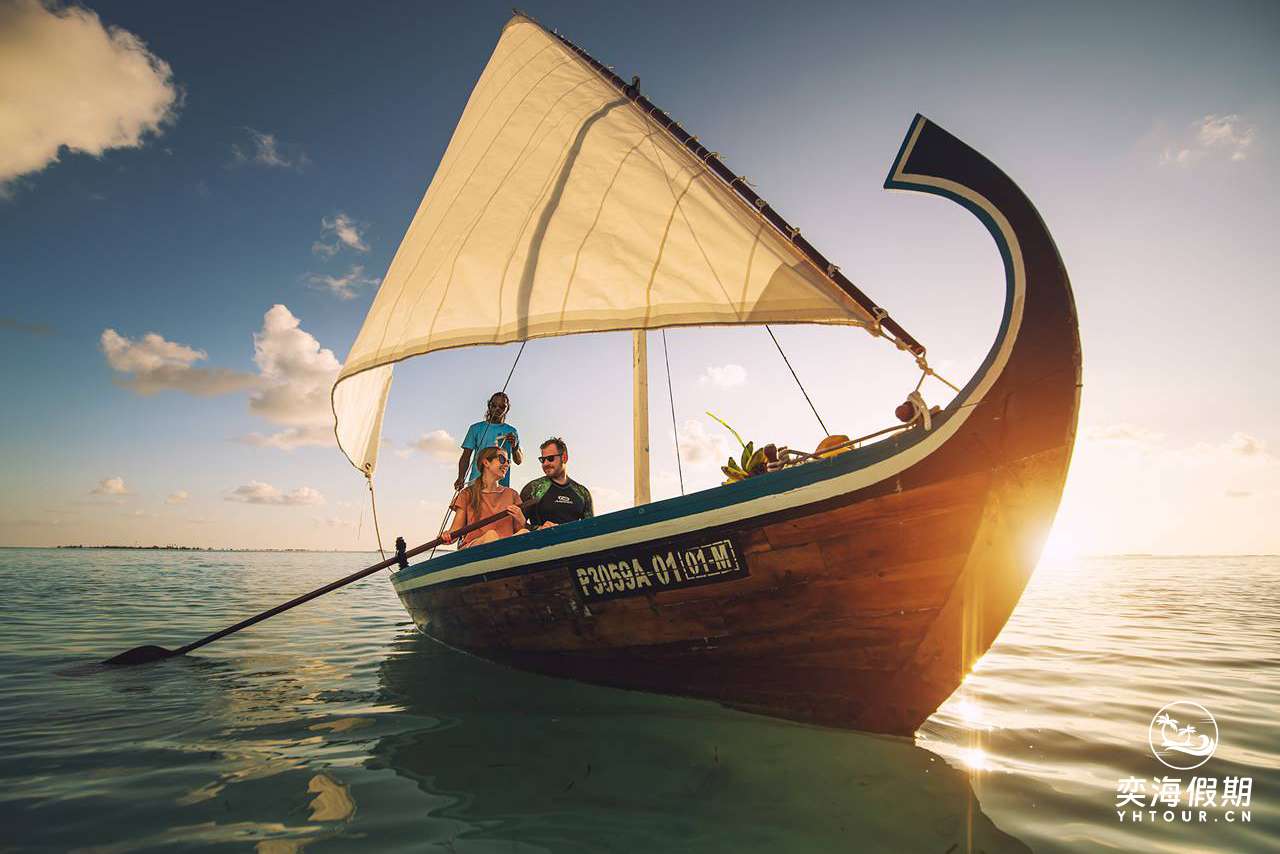 sun-siyam-olhuveli-traditional-dhoni-3.jpg