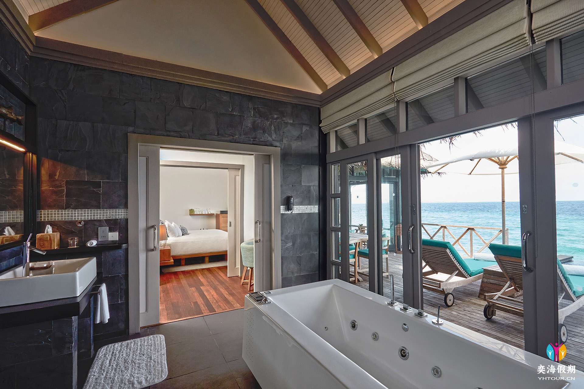 E.Sunrise Water Villas with Infinity Pool.jpg