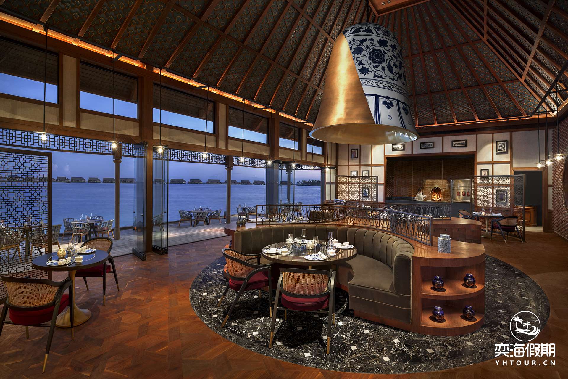 Waldorf_Astoria_Maldives_Ithaafushi_Li_Long_Interior_with chef.jpg