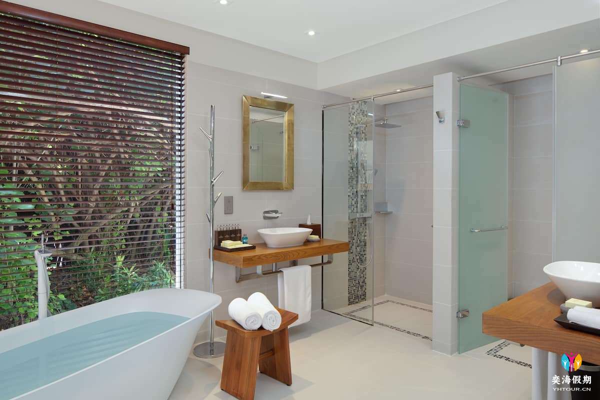 Duplex Honeymoon Pool Villa (4).jpg