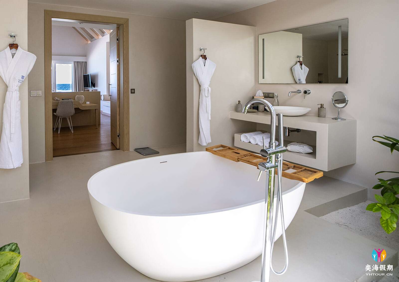 Sunset Beach Villa with Pool6.jpg